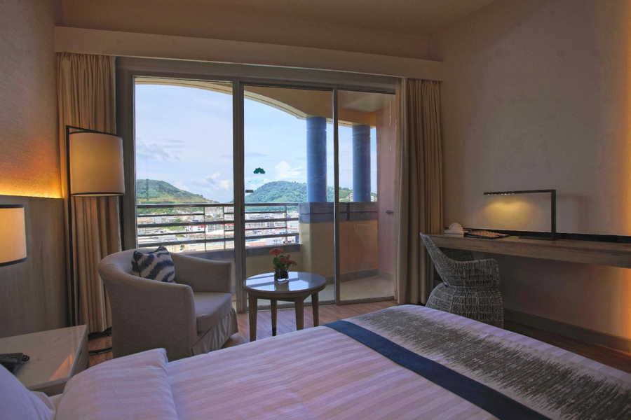 The Royal Paradise Hotel Deluxe Sea View 3