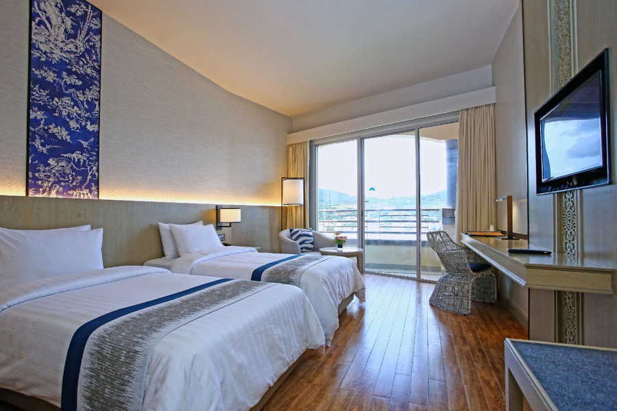 The Royal Paradise Hotel Deluxe Sea View 7