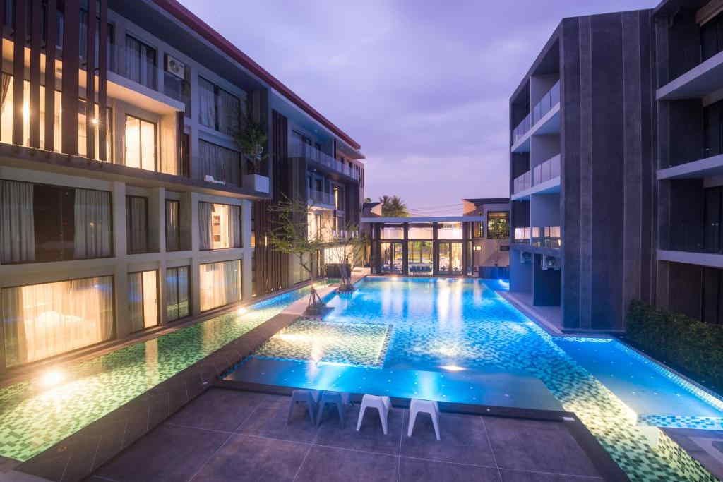 Maya Phuket Hotel 4
