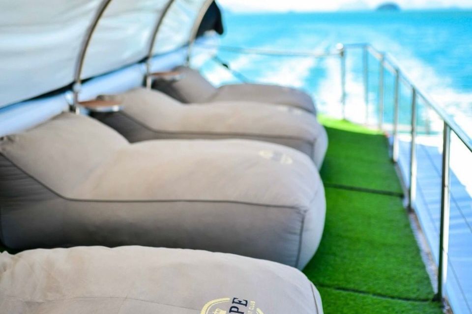 Hype Boat Club Sunbeds
