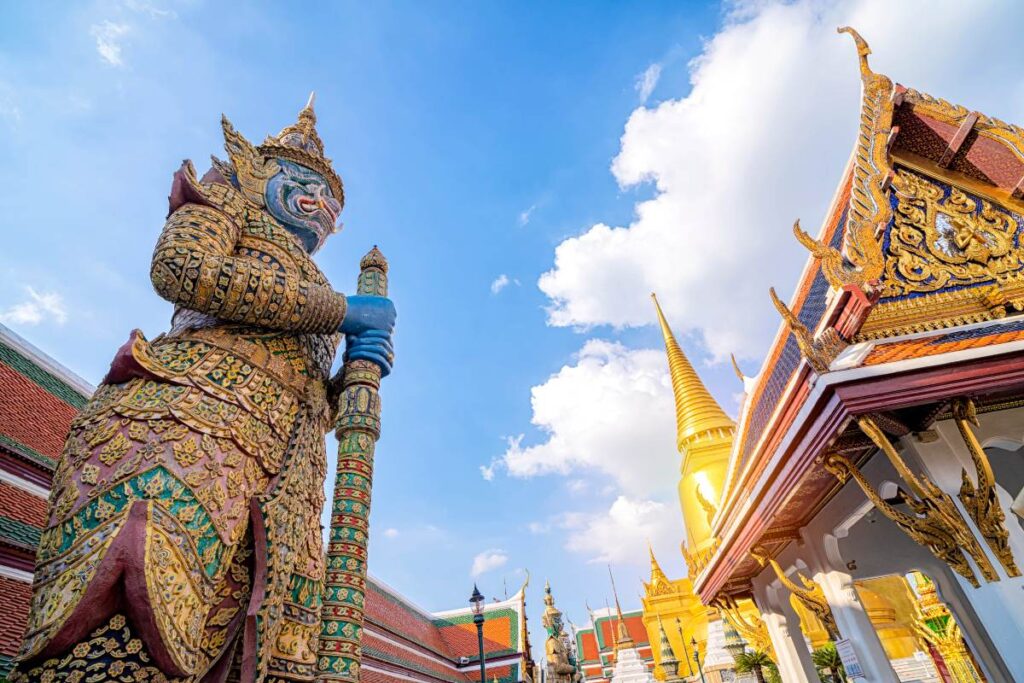 Floating Market and Grand Palace Day Tour