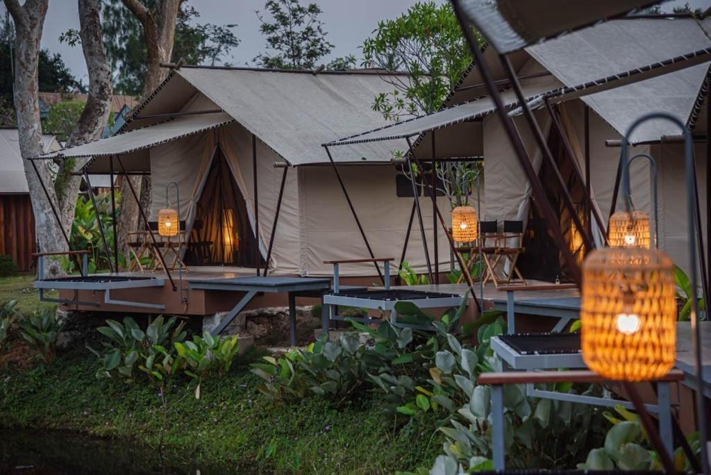 Tent Riverside Resort Thailand